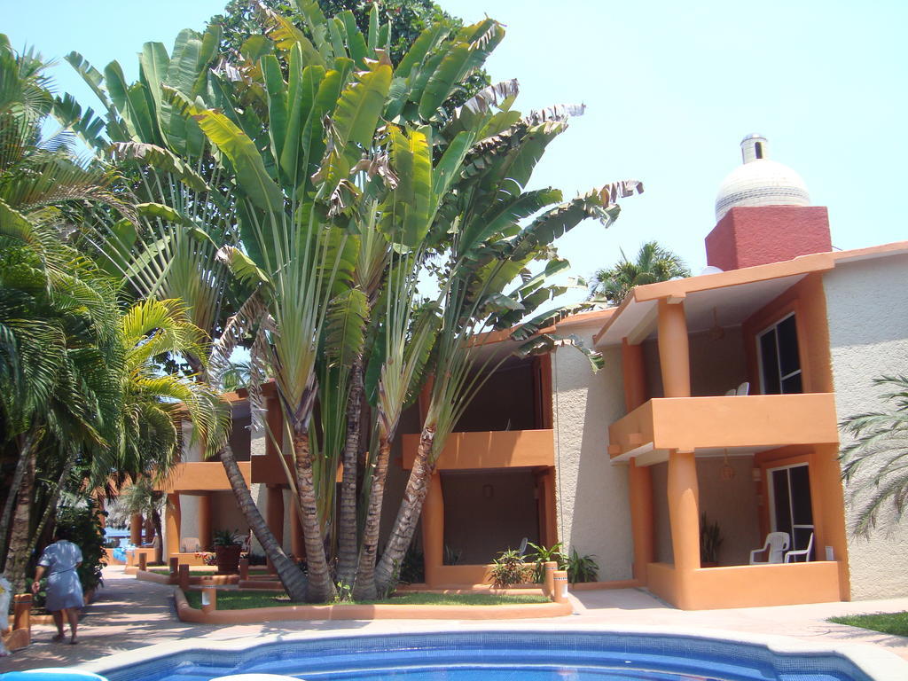 Hotel Villa Mexicana Zihuatanejo Exterior photo